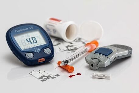 Il diabete richiede iniezioni di insulina e monitoraggio quotidiano della glicemia